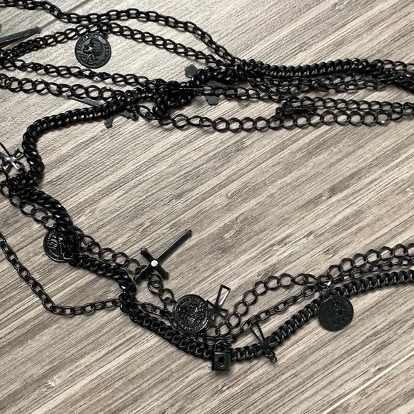 Multiple black necklace - Picture 5 of 6